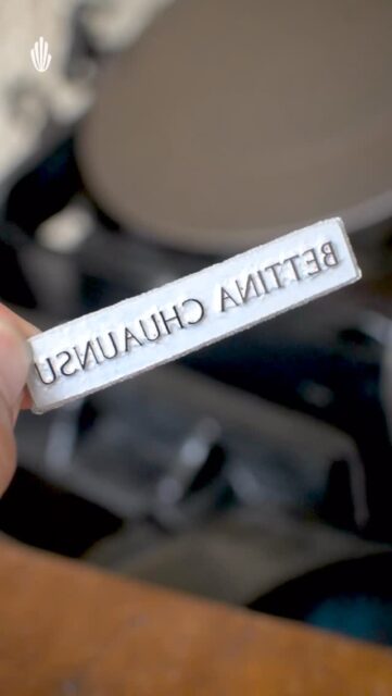 Striking in red ♥️, classic in Forum ✨ for Bettina.
#letterpressph #letterpress #letterpresslove #notecardsph #chandlerandprice