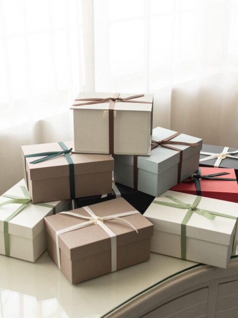 Some of the letterpress notecards we’ve wrapped up this BER season! It makes my heart full knowing handwritten notes are still cherished, and thank you for keeping the charm of letterpress alive. 💌
#letterpress #letterpressph #letterpressnotecards #notecardsph